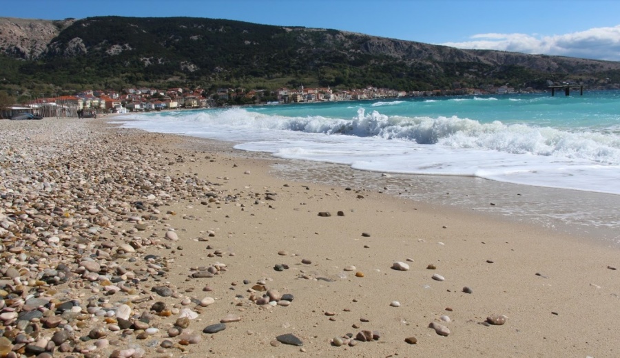 Vela plaža Baška