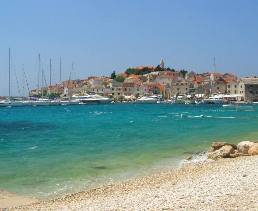 Plaža Porat u Primoštenu