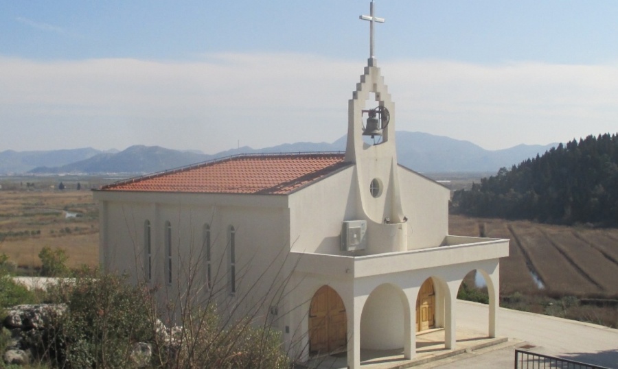 Crkva Velike Gospe Šarić Struga