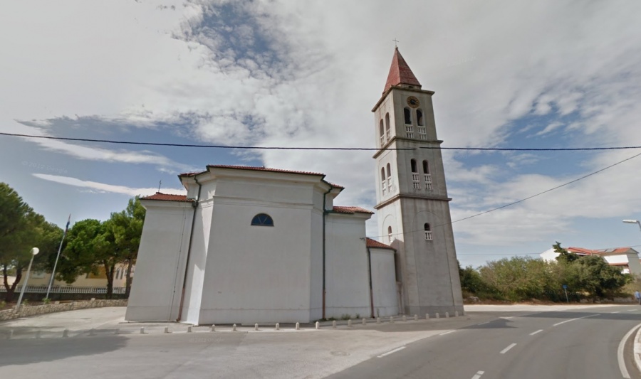 Župna crkva Rođenja B. D. Marije Privlaka
