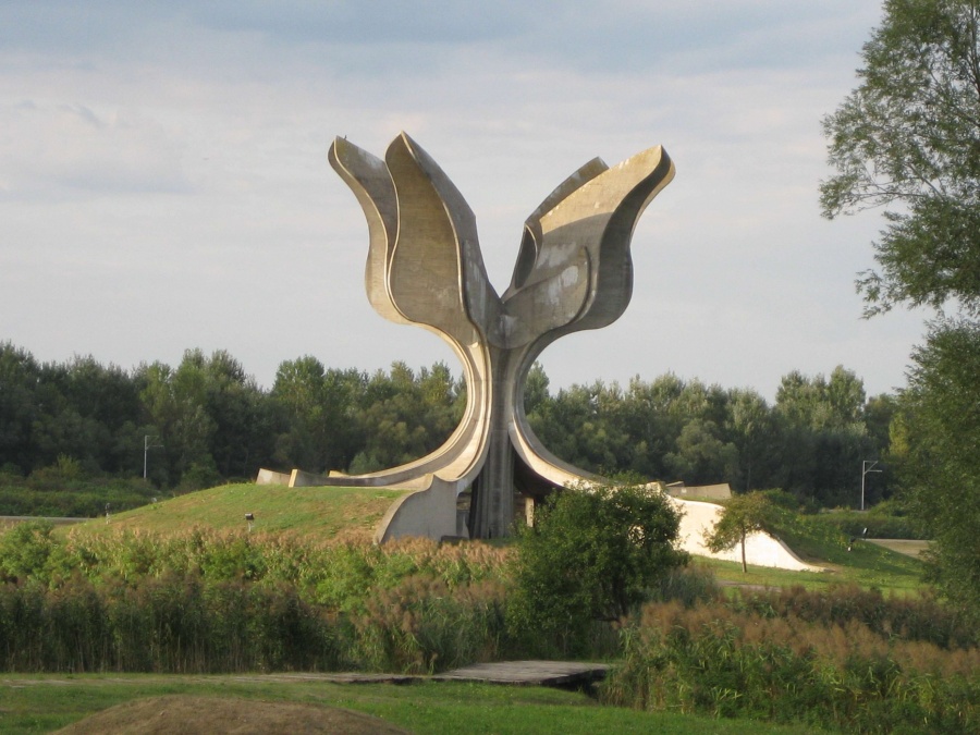Jasenovac, spomen područje stradalima