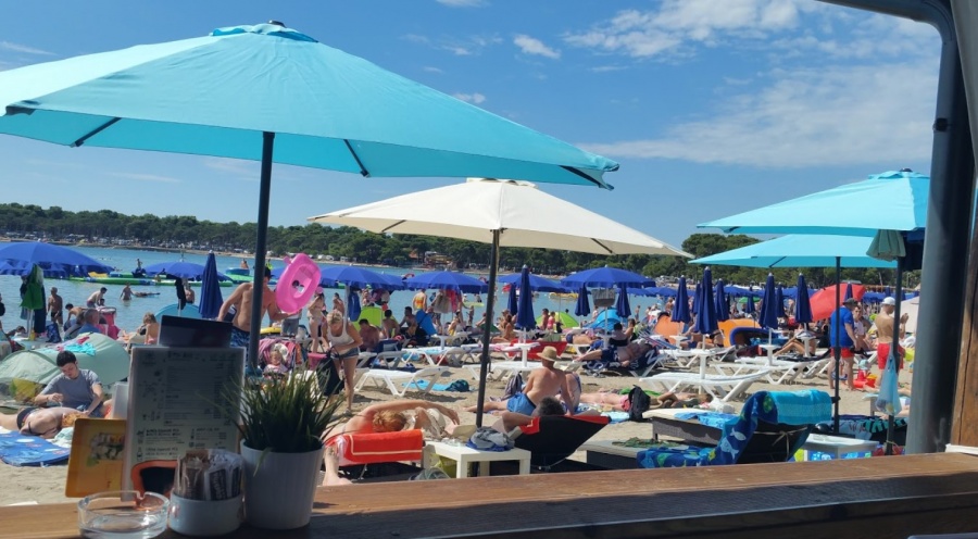 SunShine Beach Bar Medulin cijene, slike, kontakt, forum komentari