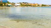Plaze u mjestu preko otok ugljan