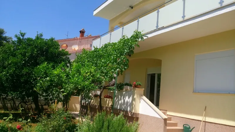 Apartmani Burmeta