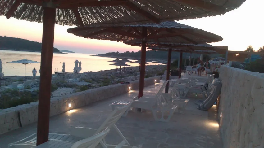 plaža ispred hotela