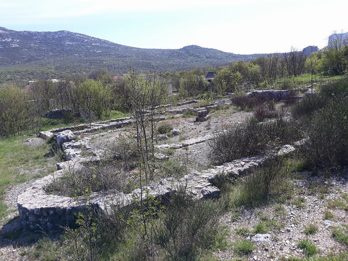 Arheološko nalazište Crkvine, Klapavice, Klis