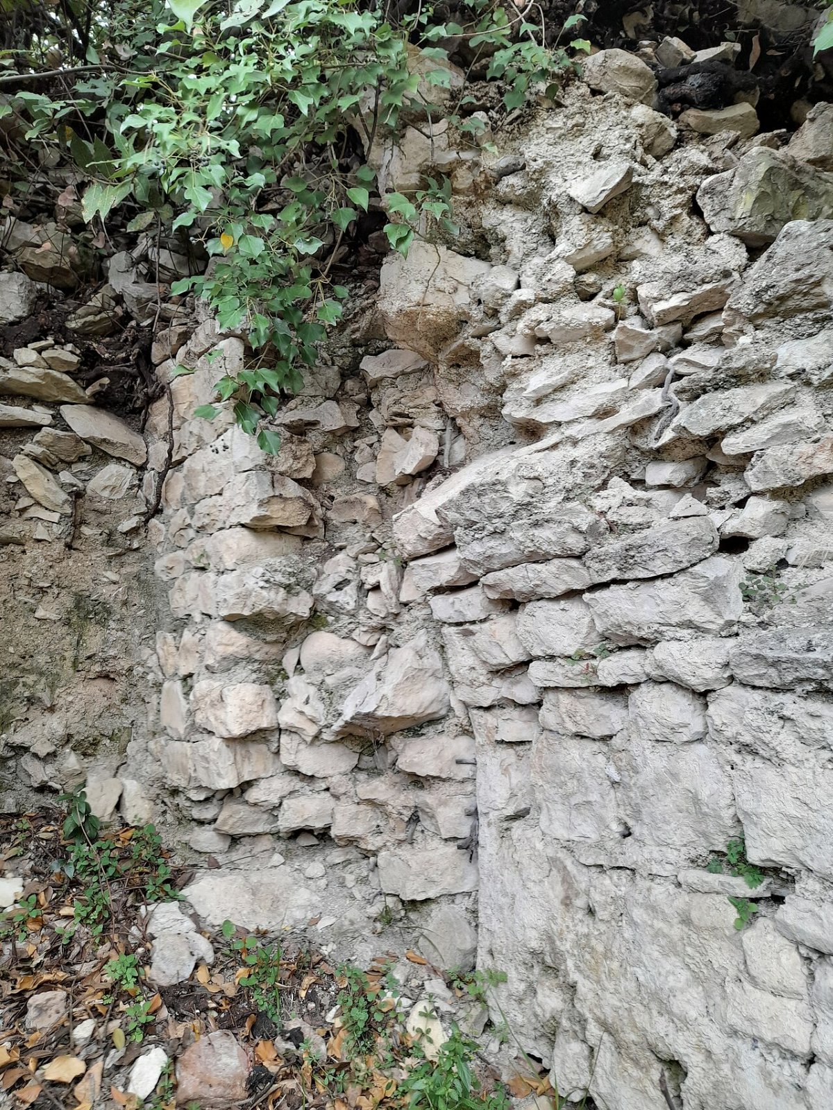 Arheološko nalazište Knežine, Kaštel Štafilić