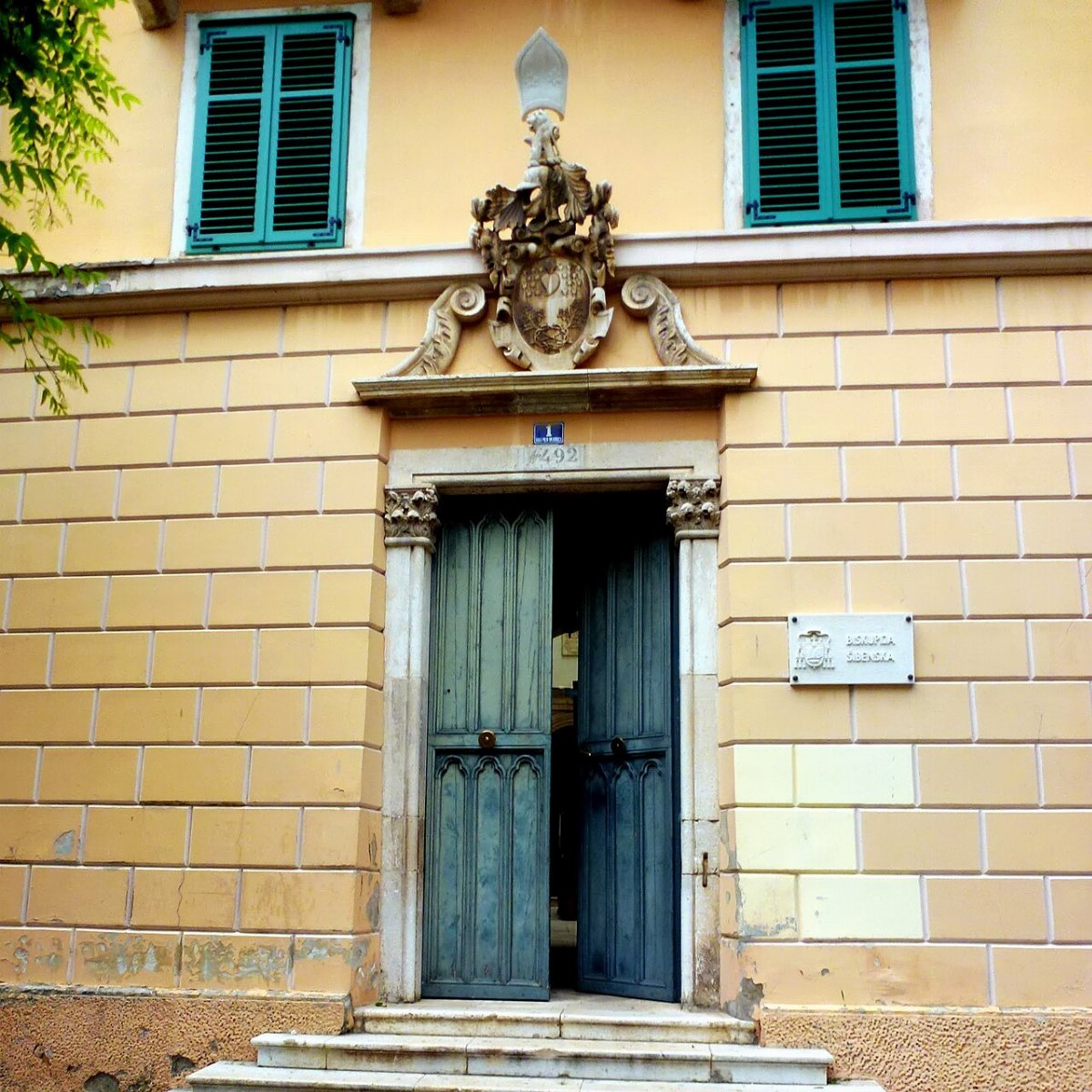 Biskupska palača, Šibenik