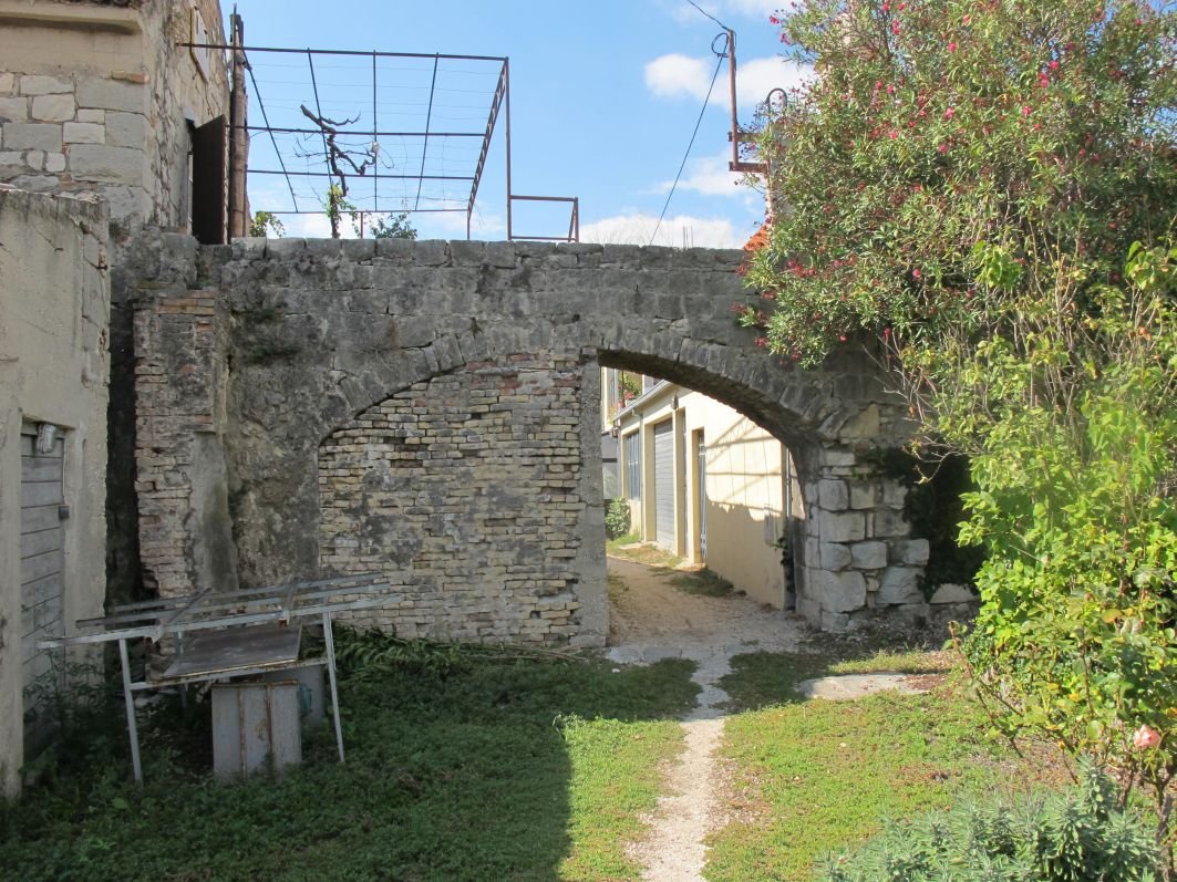 Česma Fuležina i vodovod, Kaštel Stari