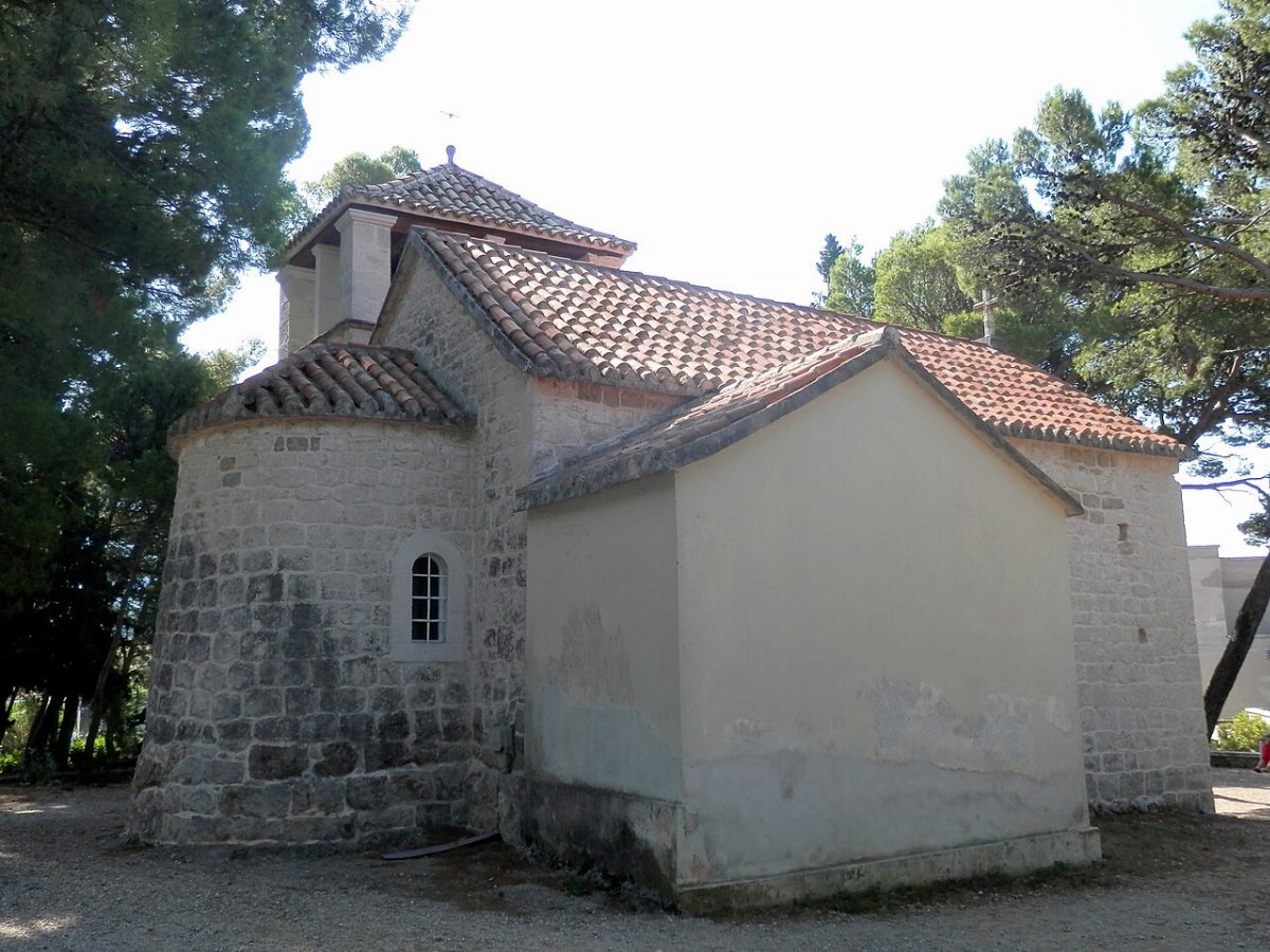 Crkva Gospe od Karmena, Brela