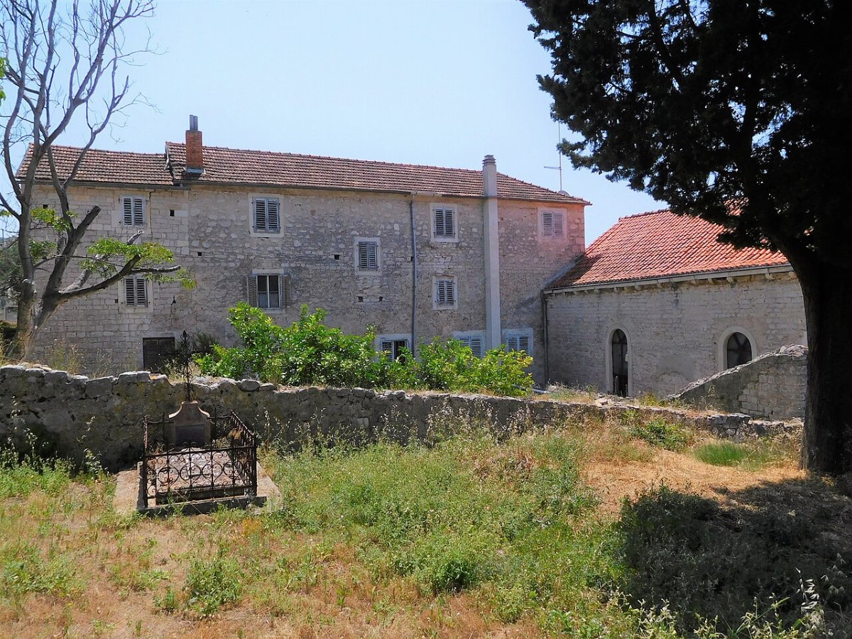 Crkva i samostan sv marije od milosti prvic luka