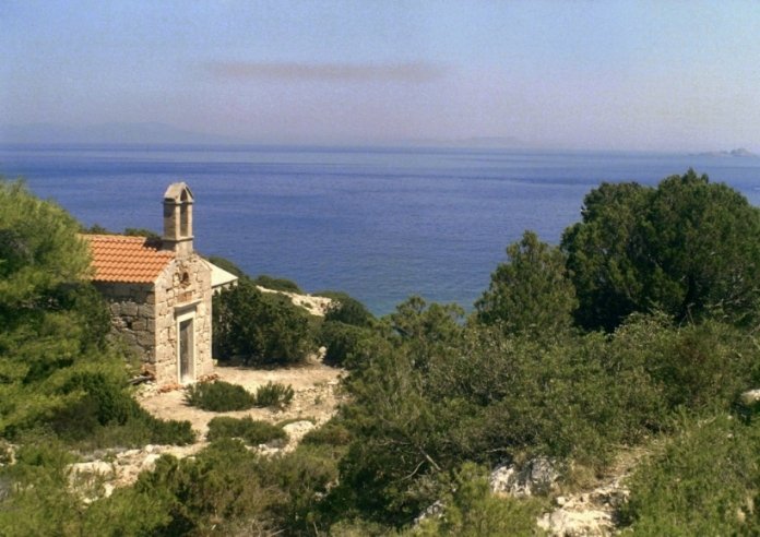 Crkva sv. Andrije na otoku Svecu, Komiža