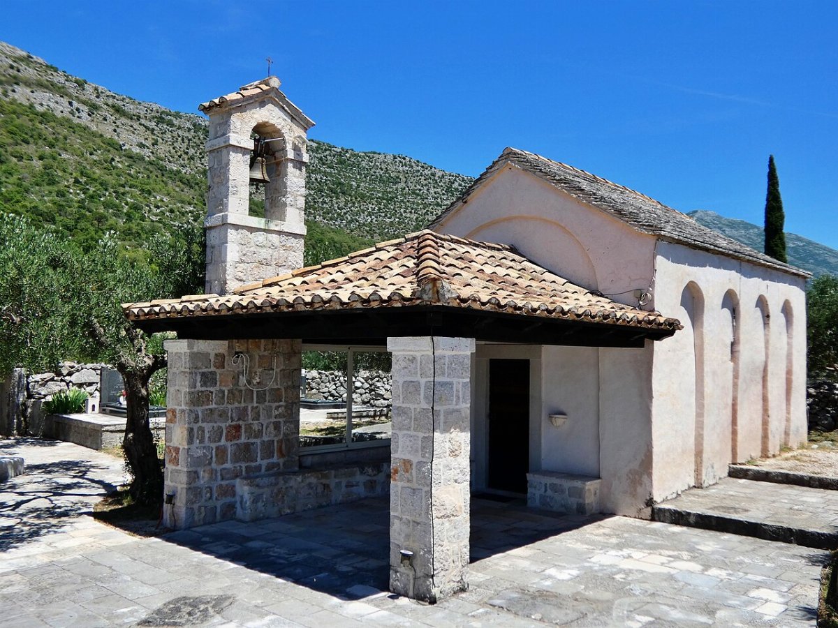 Crkva sv dimitrija sa steccima gabrili