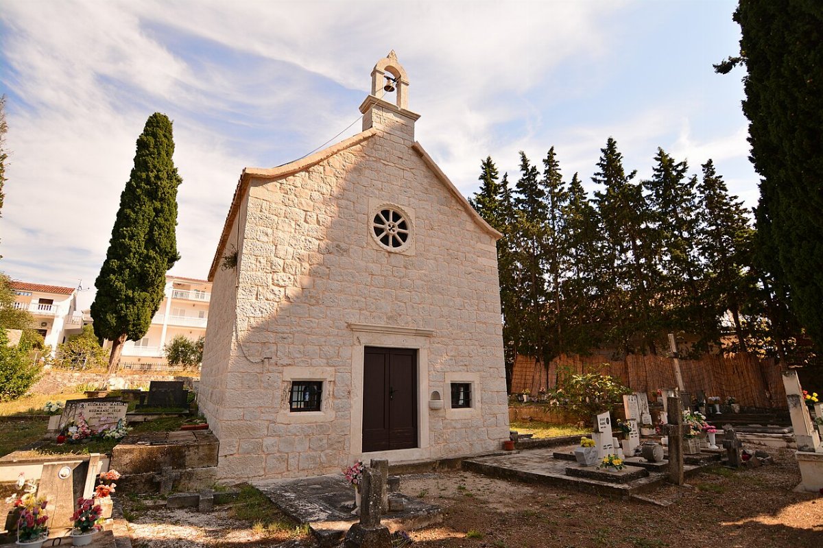 Crkva sv. Tudora, Okrug Gornji