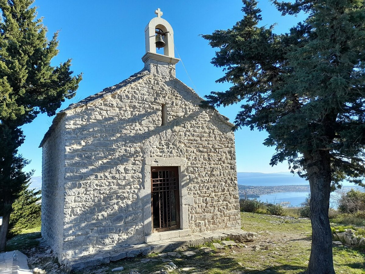 Gradina Sutilija i crkva sv. Ilije, Seget Gornji