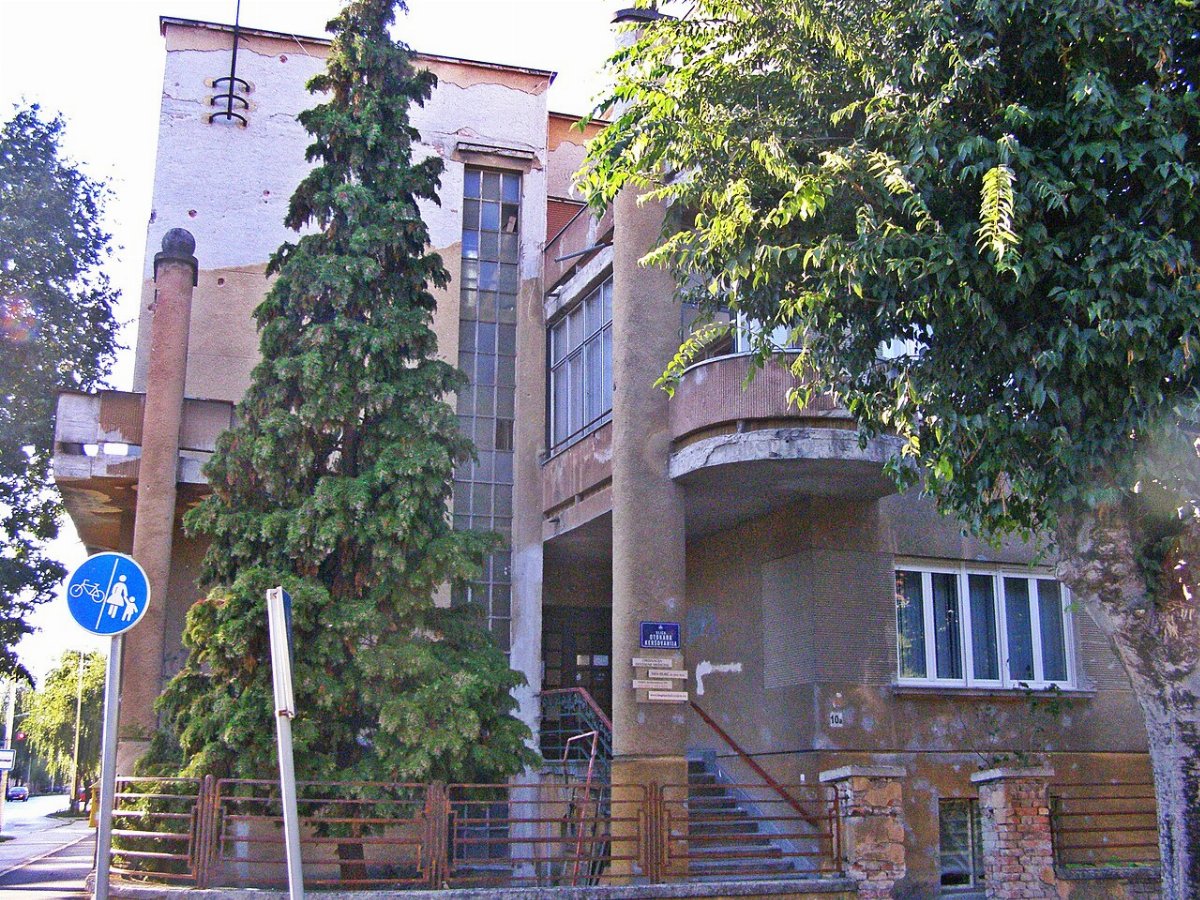 Kuca helfrich kersovanijeva 10a osijek