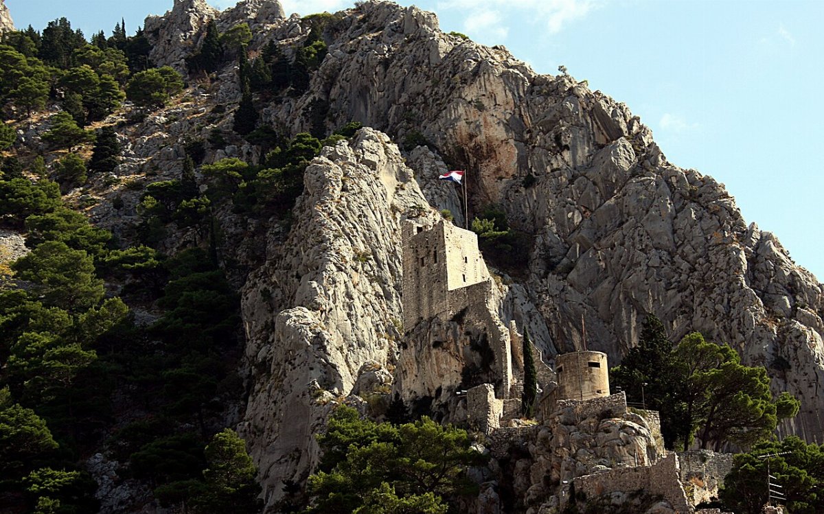 Kula Peovica (Mirabela) s kaštelom, Omiš