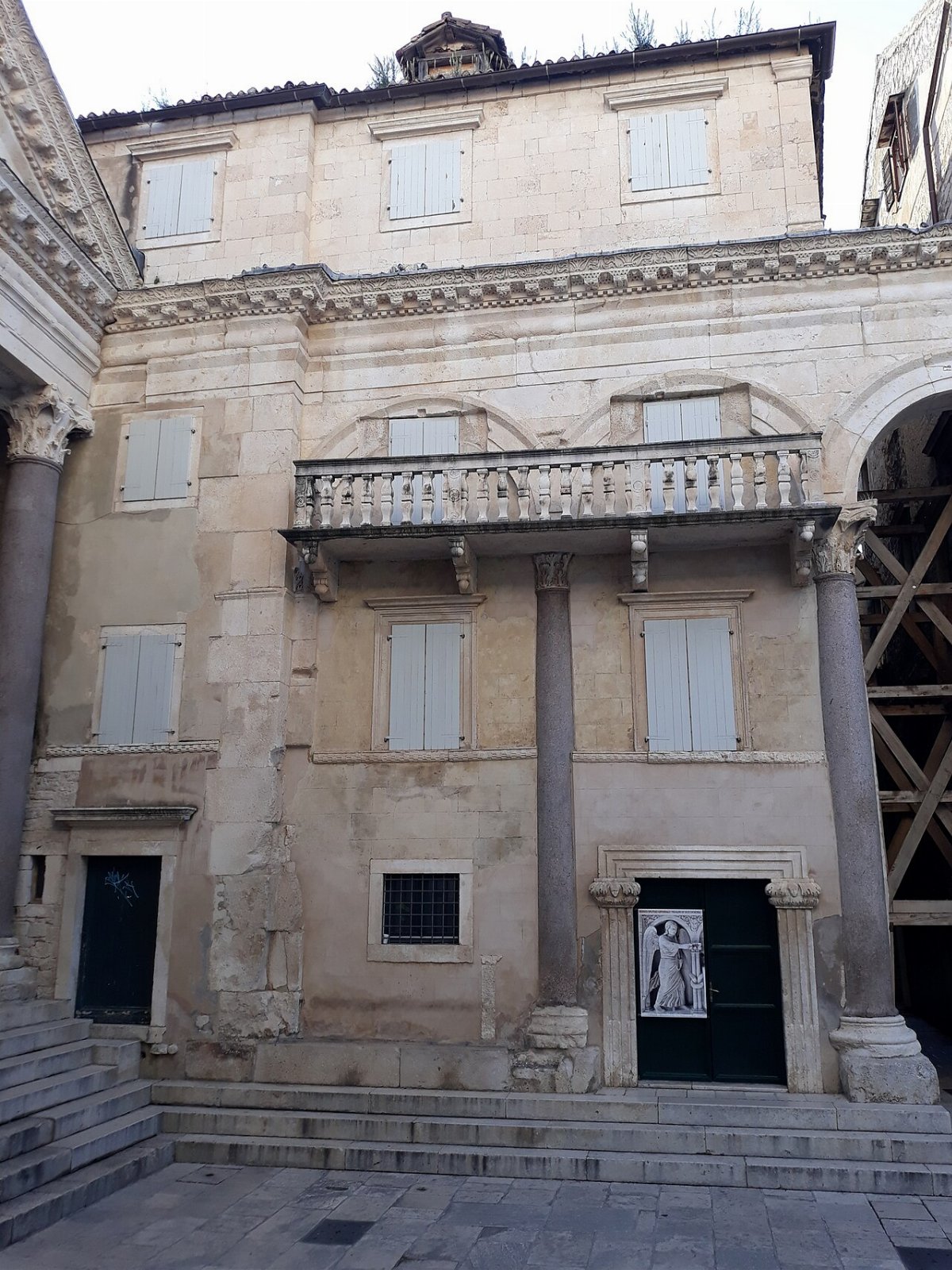 Palača Skočibučić-Lukaris, Split