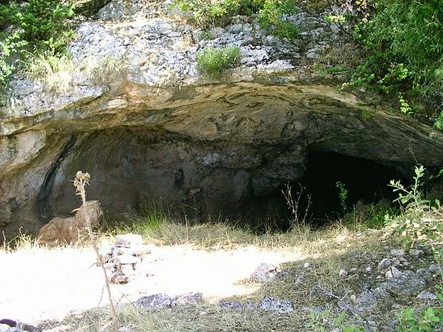 Špilja Kopačina, Donji Humac