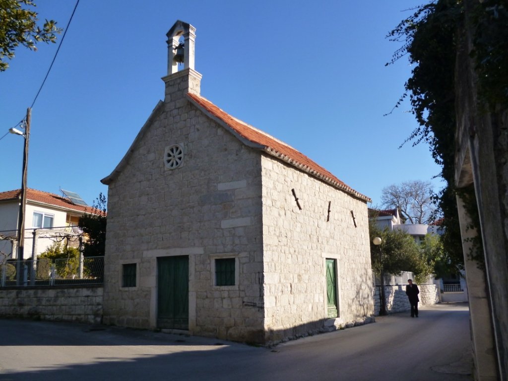 Utvrđeni ljetnikovac Rosani, Kaštel Lukšić