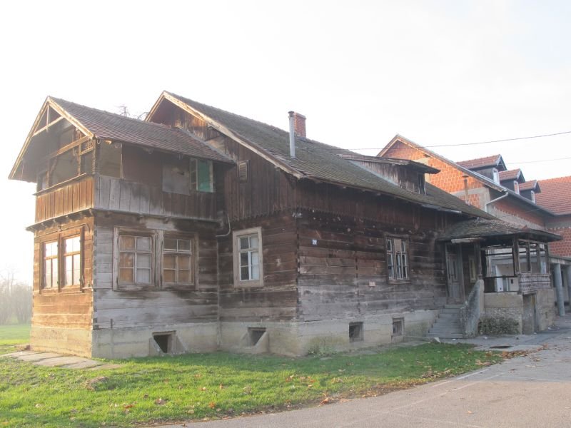 Vila Bedeković, Donja Lomnica