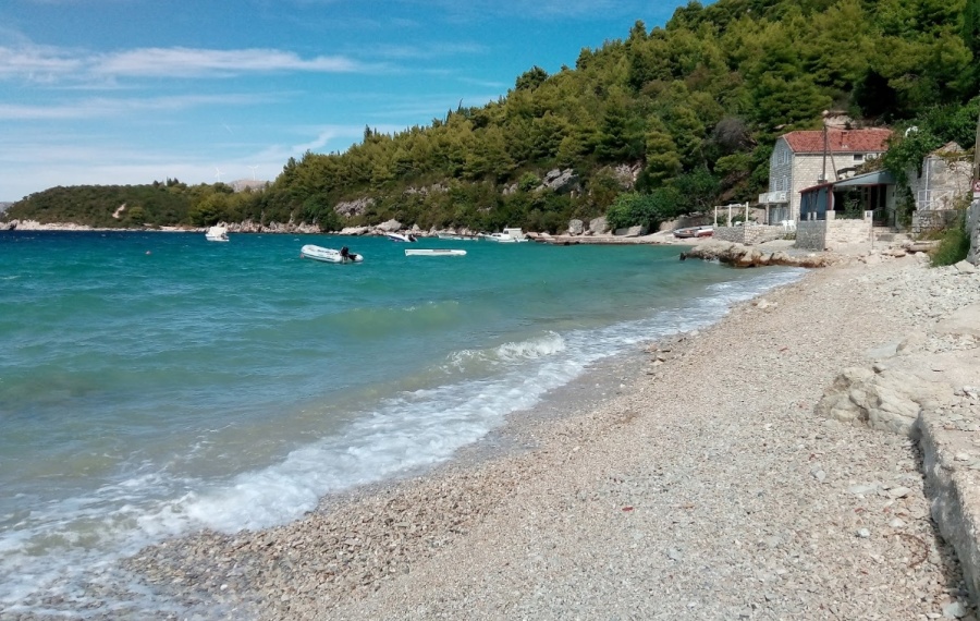 Plaža uz kamp Slađenovići Slano