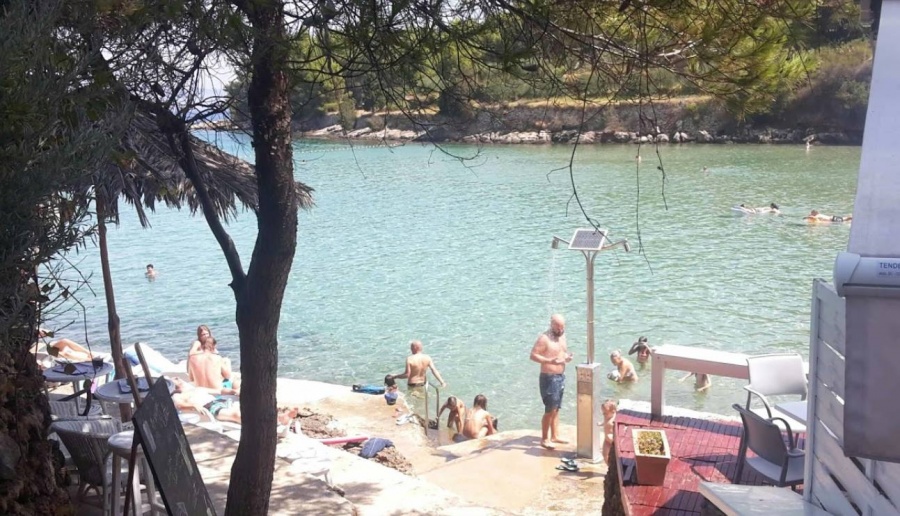 Plaža kamp Grebišće Jelsa Hvar