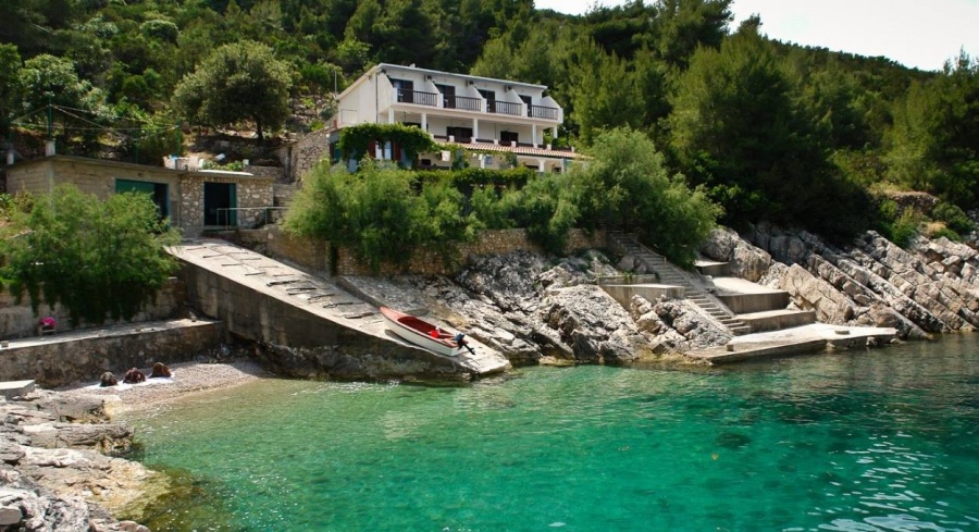 Plaža Vele Gačice Hvar - Robinson Monte Cristo