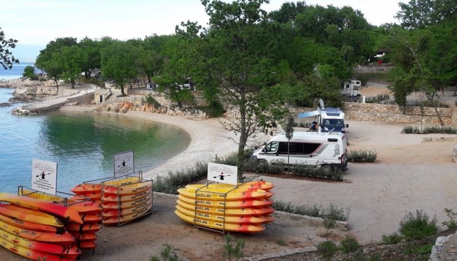 Kamp Glavotok Krk cijene, slike, plaža, kapacitet i plan kampa