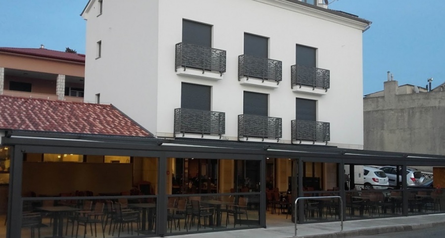Restoran Bistro Azur Novi Vinodolski cijene, slike, kontakt, forum komentari