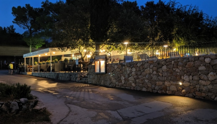 Restoran Batela Taverna Starigrad cijene, slike hrane, meni, kontakt komentari