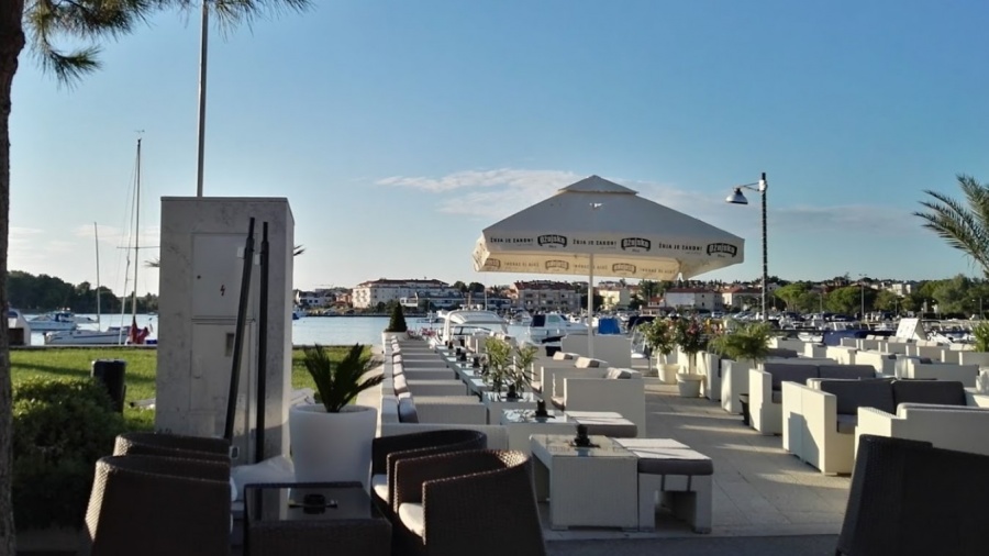 Cafe Bar La Riva Medulin cijene, slike, kontakt, forum komentari