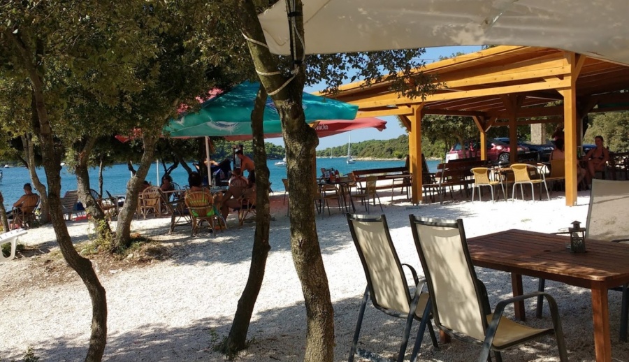 Captains Beach Bar Grill Pula cijene, slike hrane, meni, kontakt forum komentari