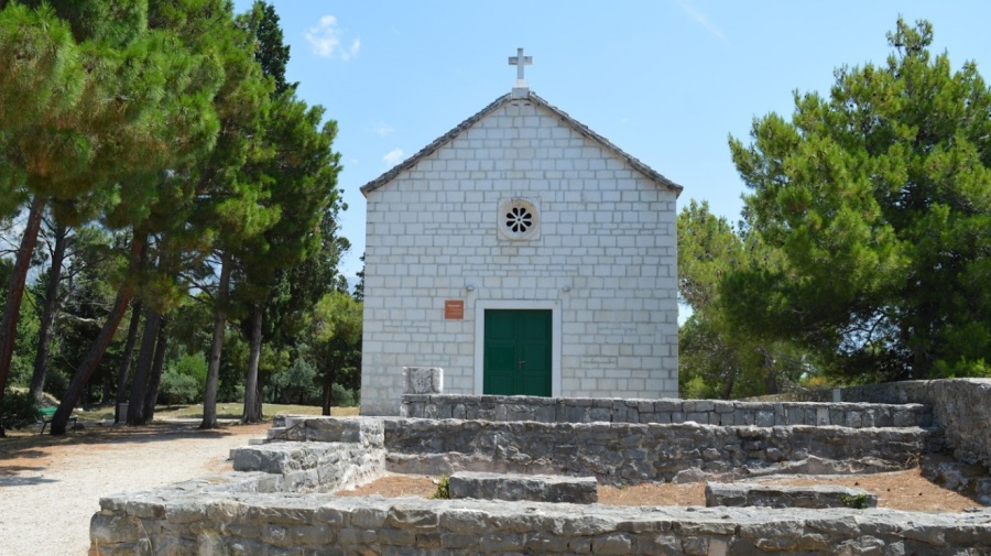 Crkva Svetog Petara Makarska