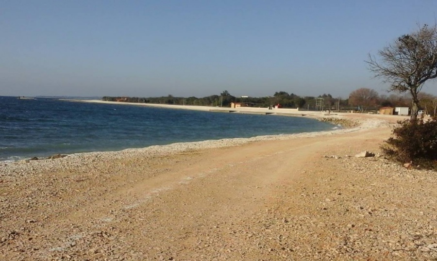 Plaža Muraci – Peroj