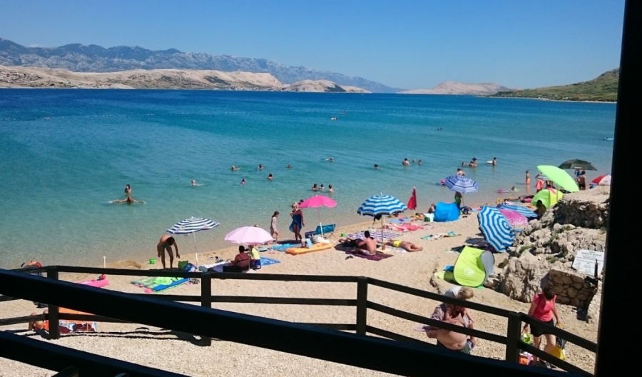 Plaža Čista Kolan otok Pag