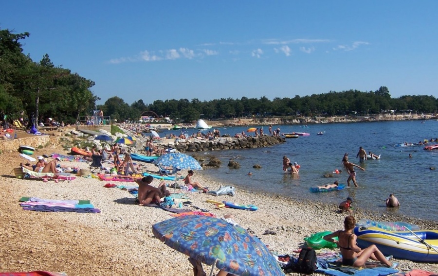 Plaža u kampu Bijela uvala Funtana