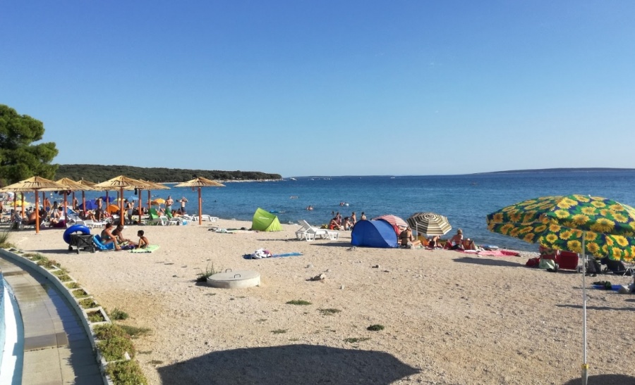 Plaža i kamp Straško Novalja Pag