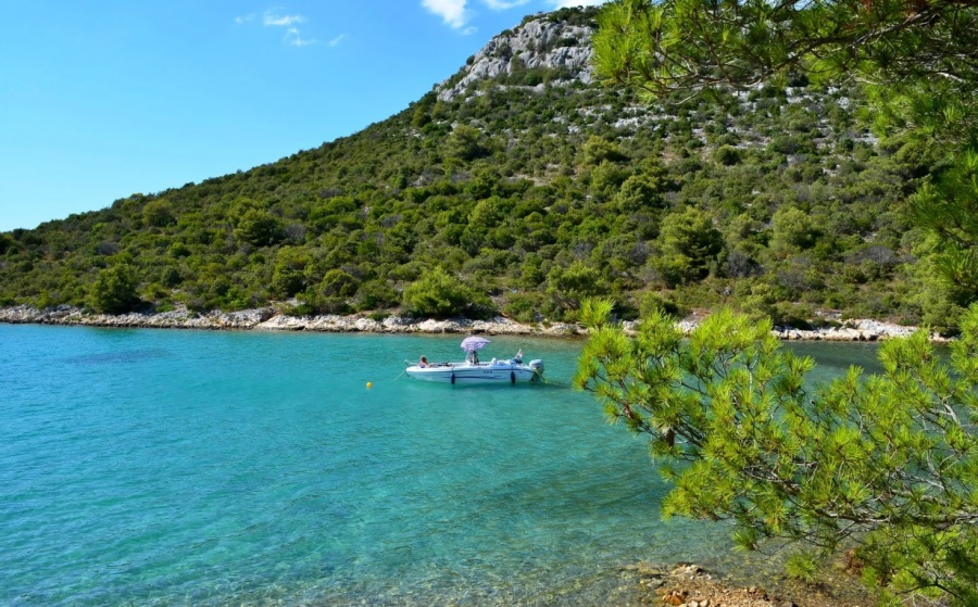 FKK Plaža Jelenica i Mala Sabuša Kukljica, Ugljan