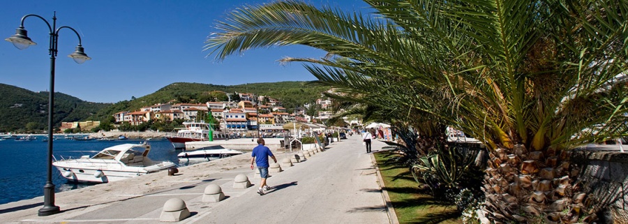 Rabac mirno turističko naselje