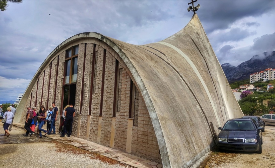 Nova župna crkva Marijina Uznesenja BDM Podgora