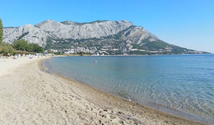 Kamp i plaža Galeb u Omišu