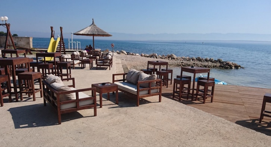 Plaža Ugljan, Otok Ugljan, Ritam bar