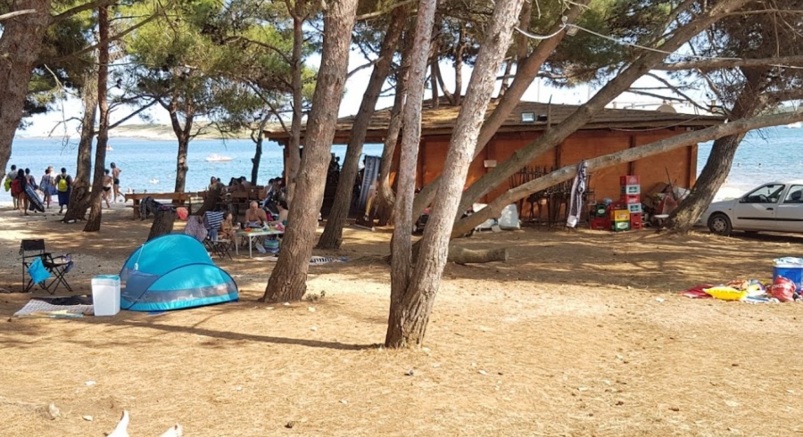 Beach Bar Kalahari Ližnjan cijene, slike, kontakt, forum komentari