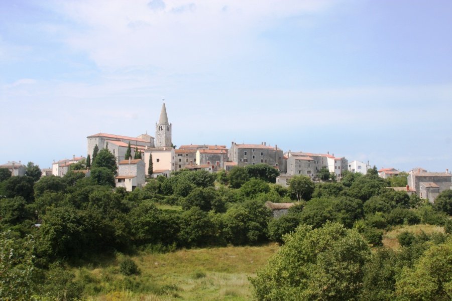 Bale - kombinacija Istarske tradicije, zelenila i mora za idealan odmor.