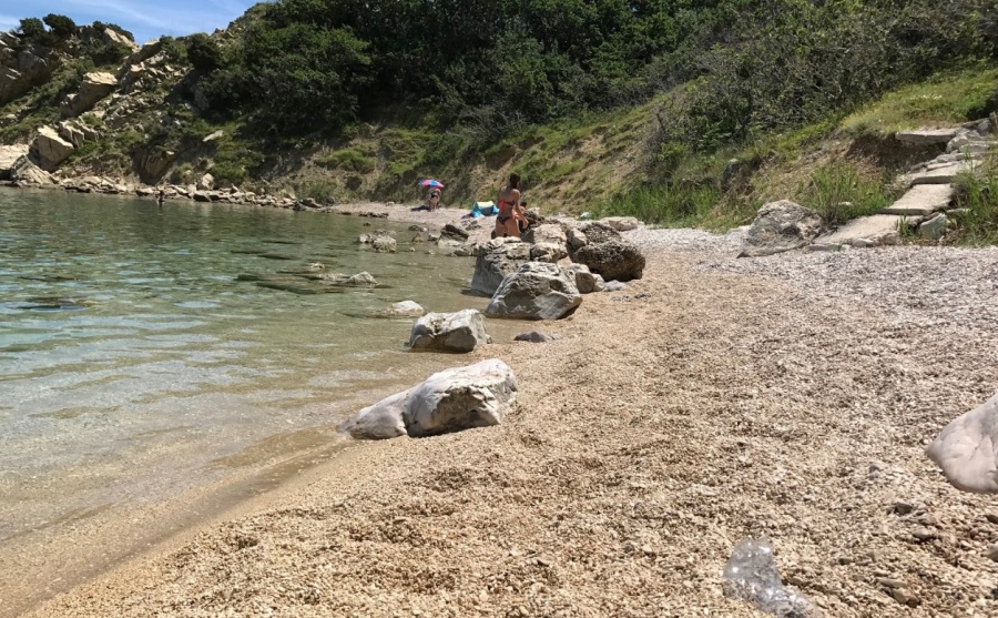 Plaže Dubrava i Delfinka Pag