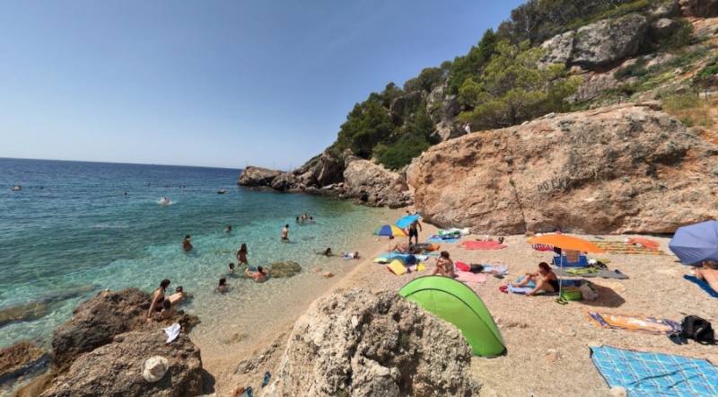 Plaža Skala Sveta Nedilja Hvar